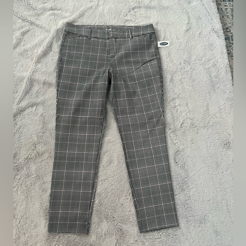 Old Navy Gray Plaid Ankle Pants